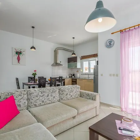 Cosy 2-bedroom Apt 